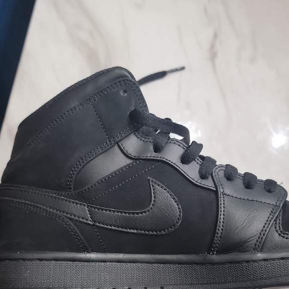 Nike Air Jordan Black High-Top Sneakers Leather And Suede Like New. - Picture 5 of 7